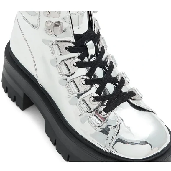 Metallic boots - Picture 4 of 11